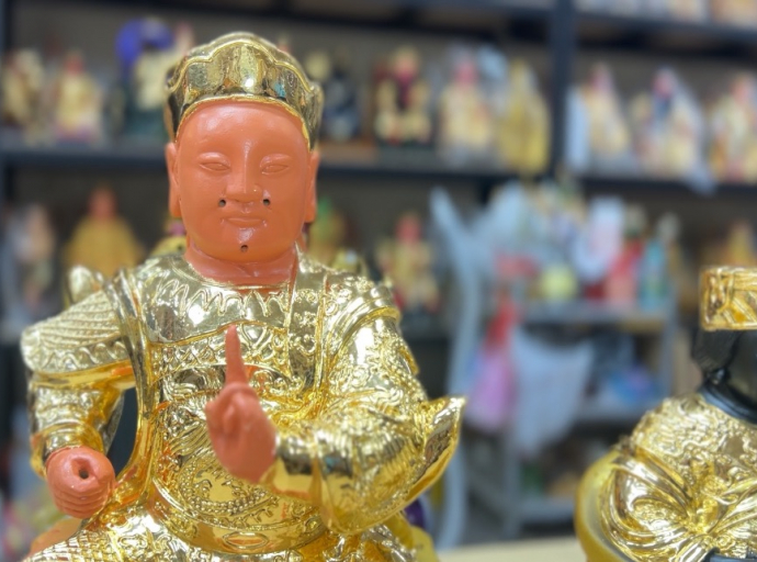 金價飆升 避邪神尊金身 金箔打造不能省