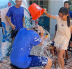 酷夏大莊國小潑水節祝福結業式 許下專屬彩色願望