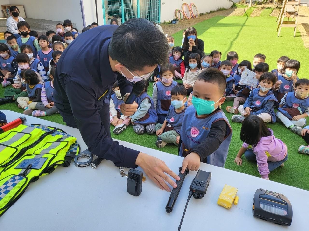 我！我！我～長大要當警察的舉手(大頭條新聞TOP-News)